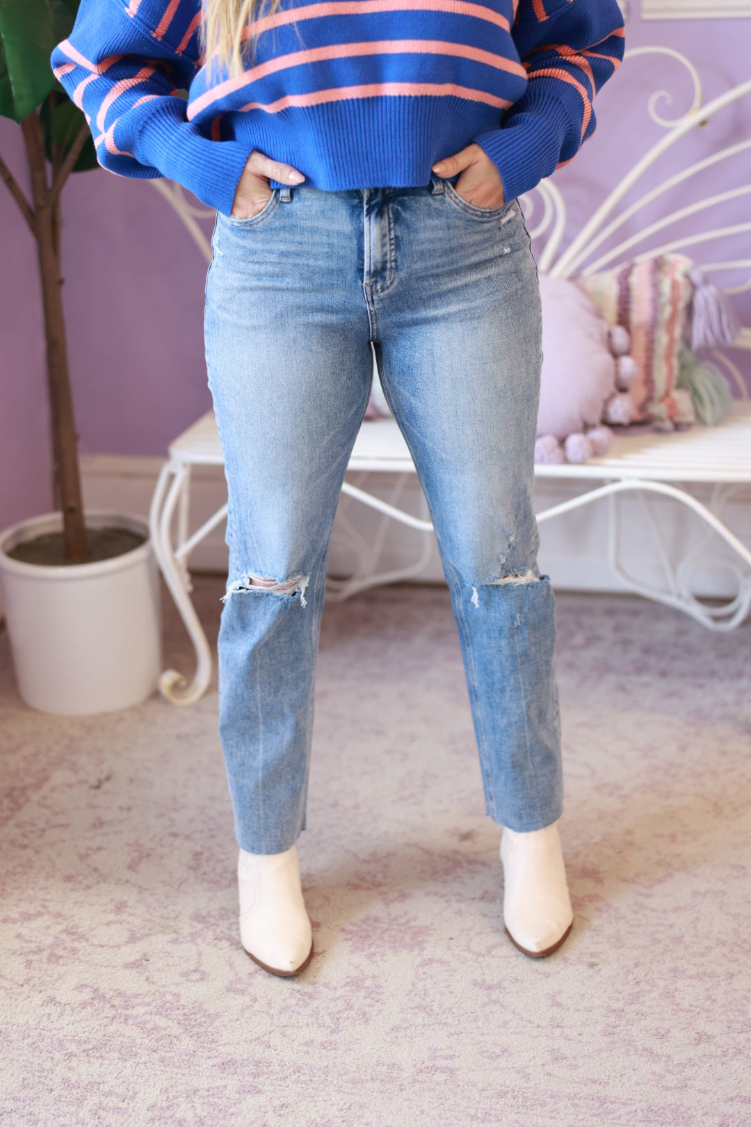 Sydney Straight Jeans with Raw Hem